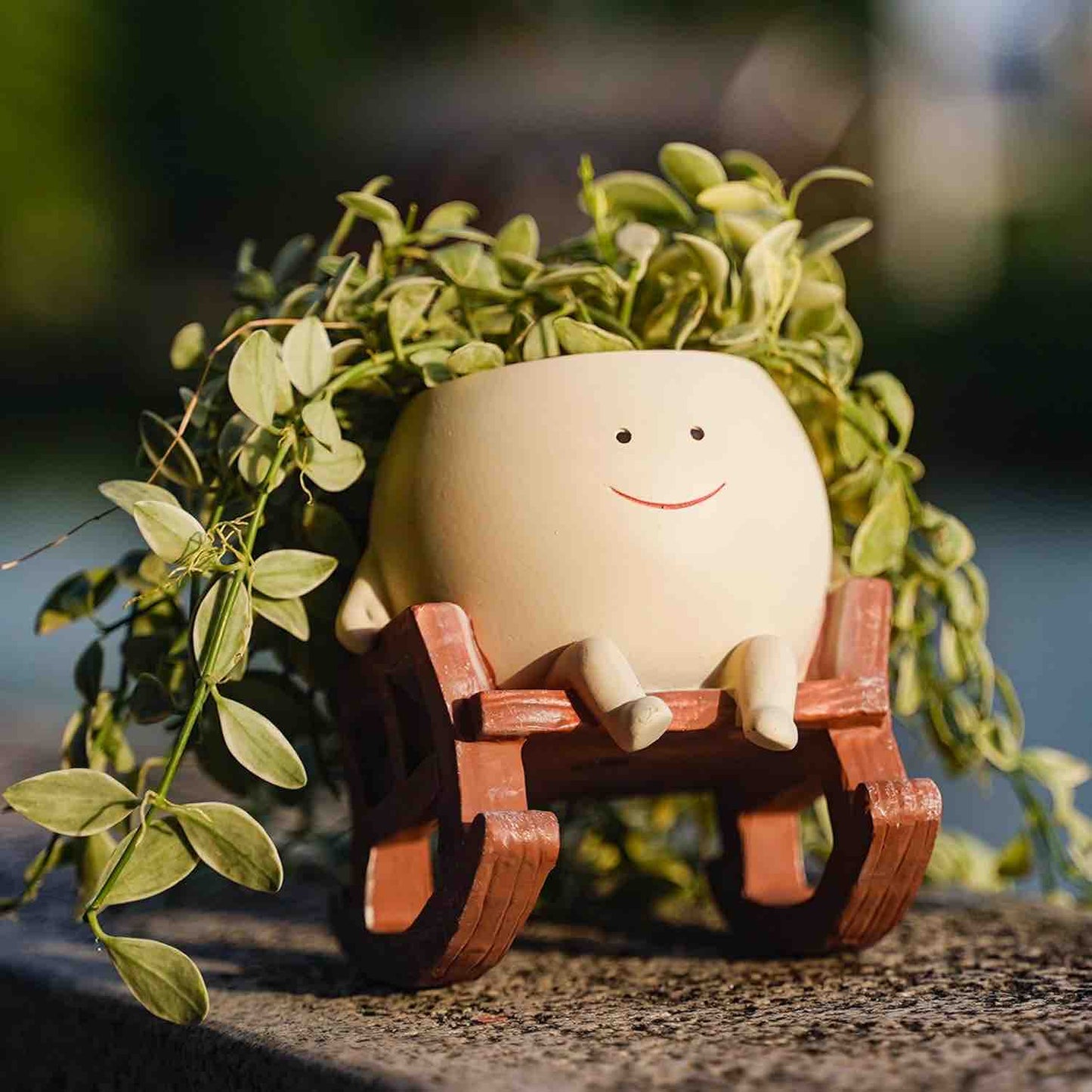 Smily Face Planter Pot for Indoor/Outdoor | Rocking Chair with Drainage Hole, Beige